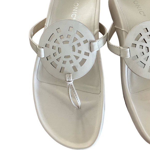 VIONIC Solari Toe Post Cream White Sandals Flats Shoes NEW Size 9 - Picture 3 of 8